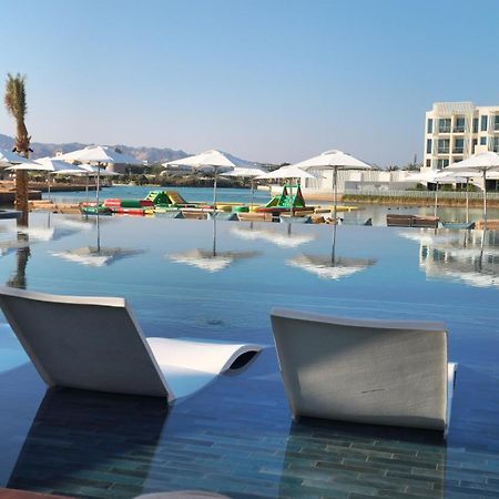 Cloud 7 Residences Ayla Akaba Exterior foto The resort's lagoon