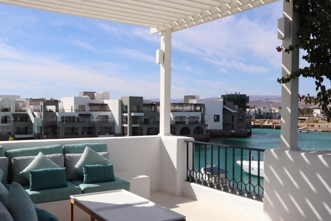 Cloud 7 Residences Ayla Akaba Exterior foto View of the Red Sea from a balcony in El Alamein